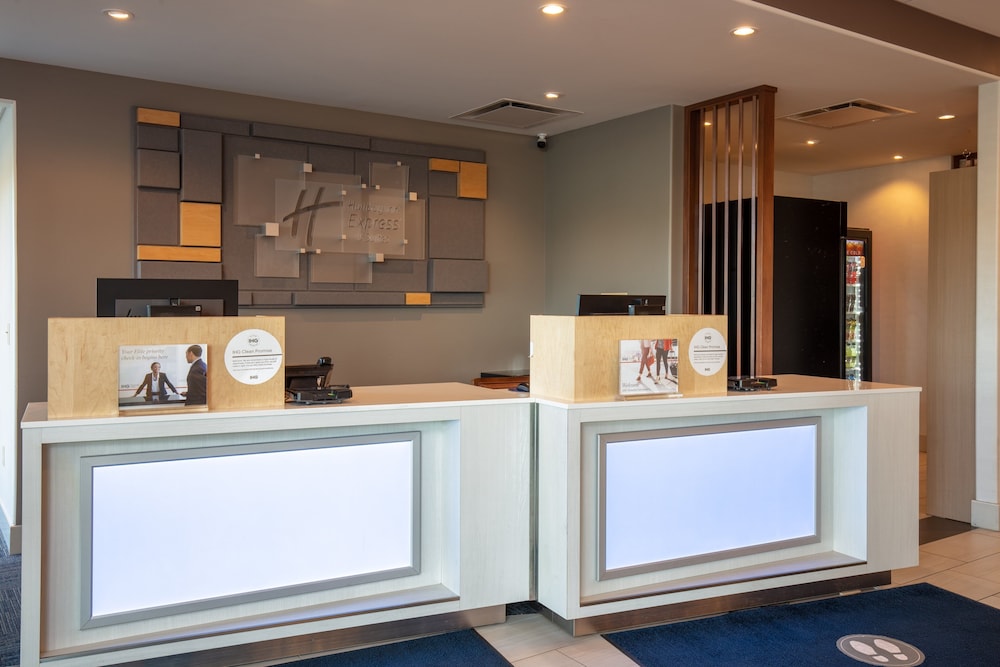 holiday inn express and suites beloit an ihg hotel