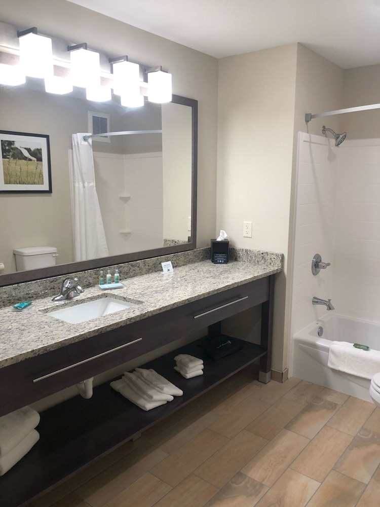 grandstay hotel and suites rock valley