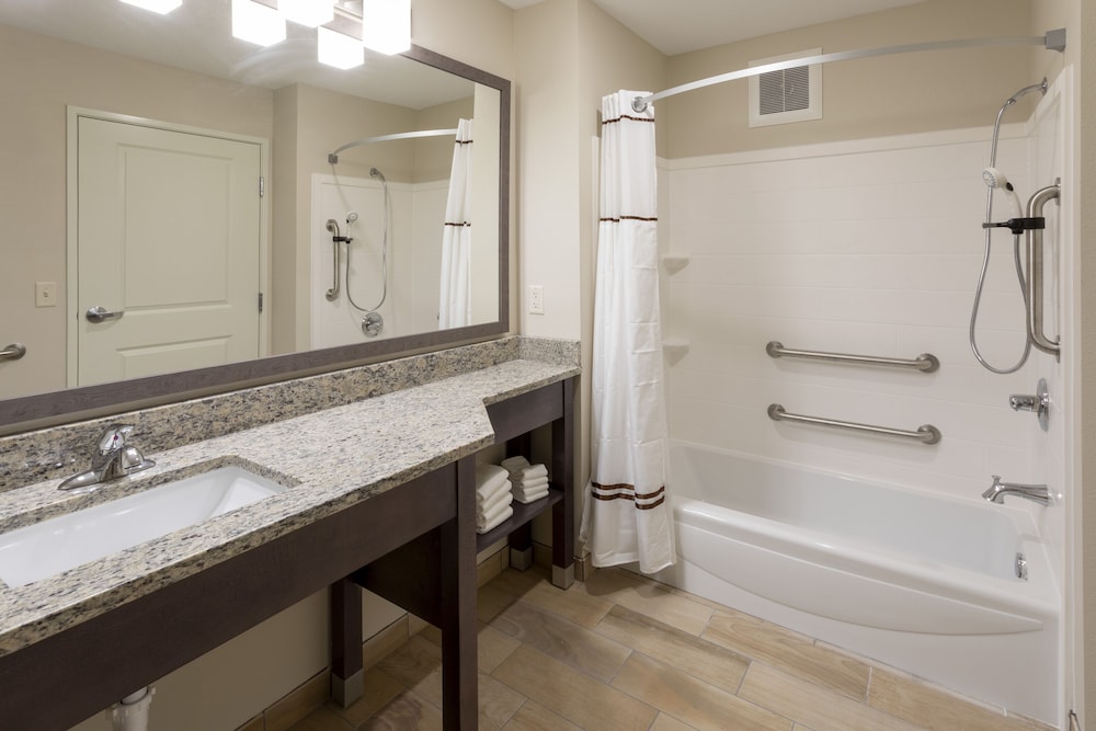 grandstay hotel and suites rock valley