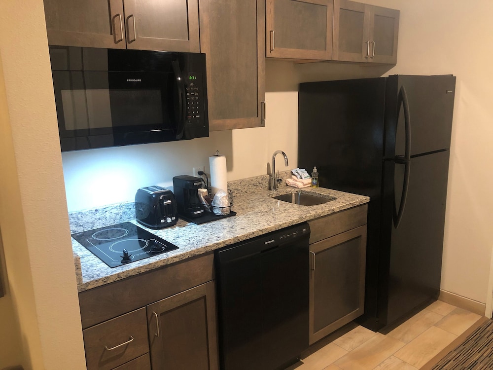 grandstay hotel and suites rock valley