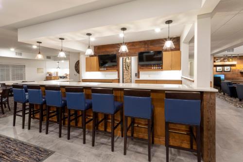 grandstay hotel and suites rock valley