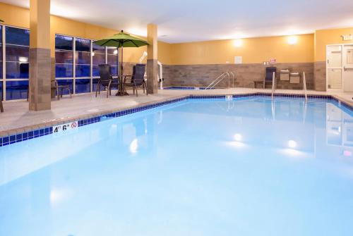 grandstay hotel and suites rock valley