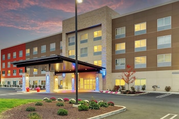 holiday inn express and suites middletown goshen