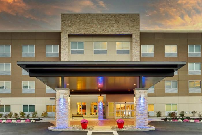 holiday inn express and suites middletown goshen