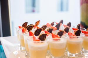 maximilan danang beach hotel