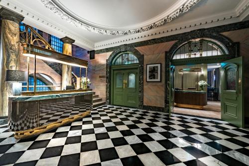stock exchange hotel