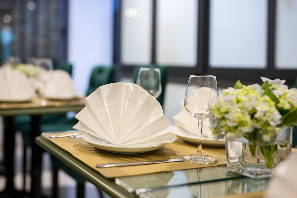 hanoi gatsby hotel