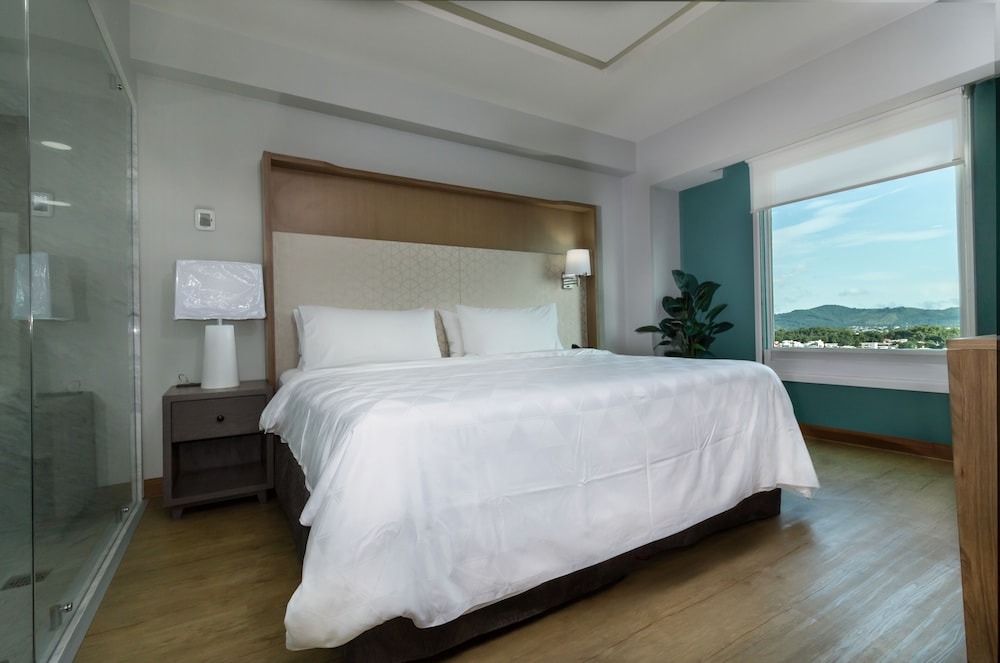 holiday inn uruapan by ihg