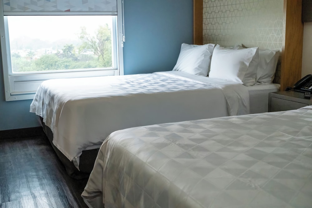 holiday inn uruapan by ihg