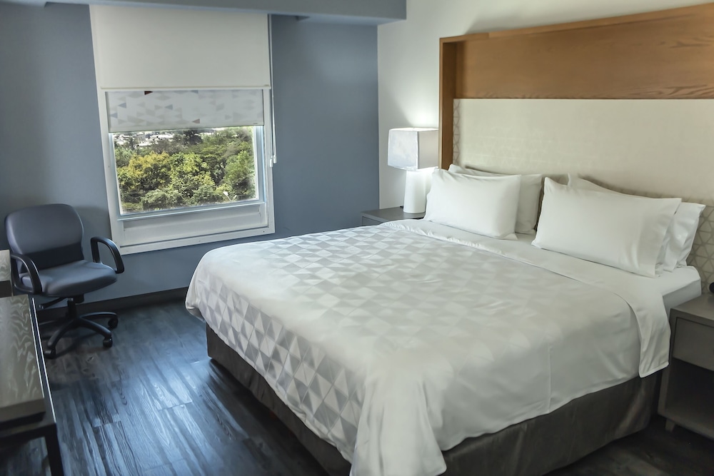 holiday inn uruapan by ihg