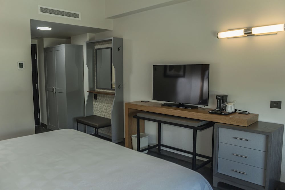 holiday inn uruapan by ihg