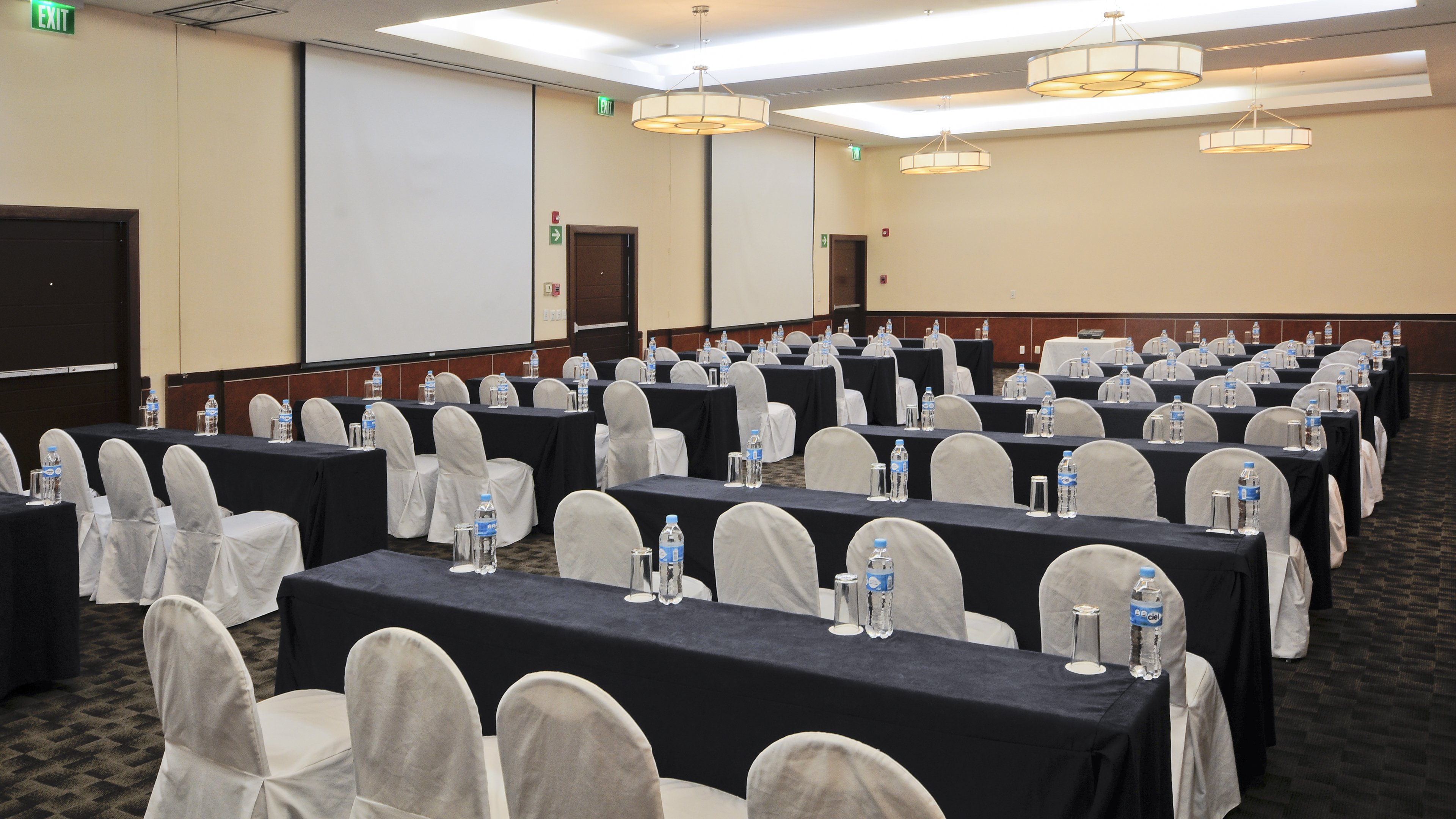 holiday inn uruapan by ihg