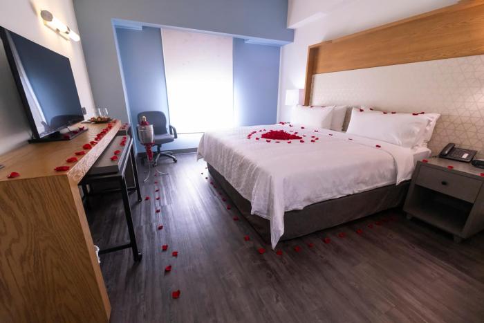 holiday inn uruapan by ihg