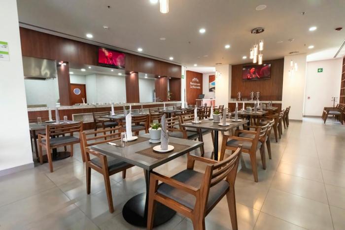 holiday inn uruapan by ihg