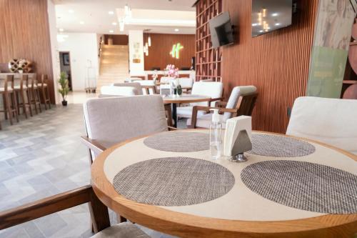 holiday inn uruapan by ihg