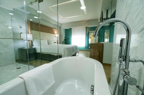 holiday inn uruapan by ihg