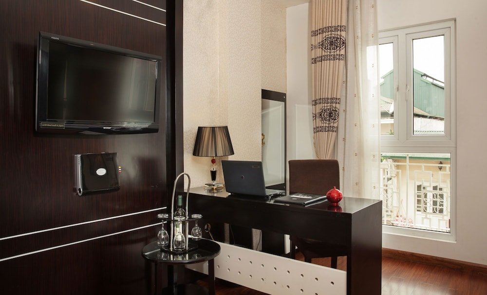 golden sun moment hotel