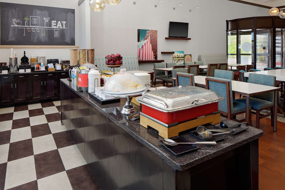 hampton inn and suites houston medical center nrg park