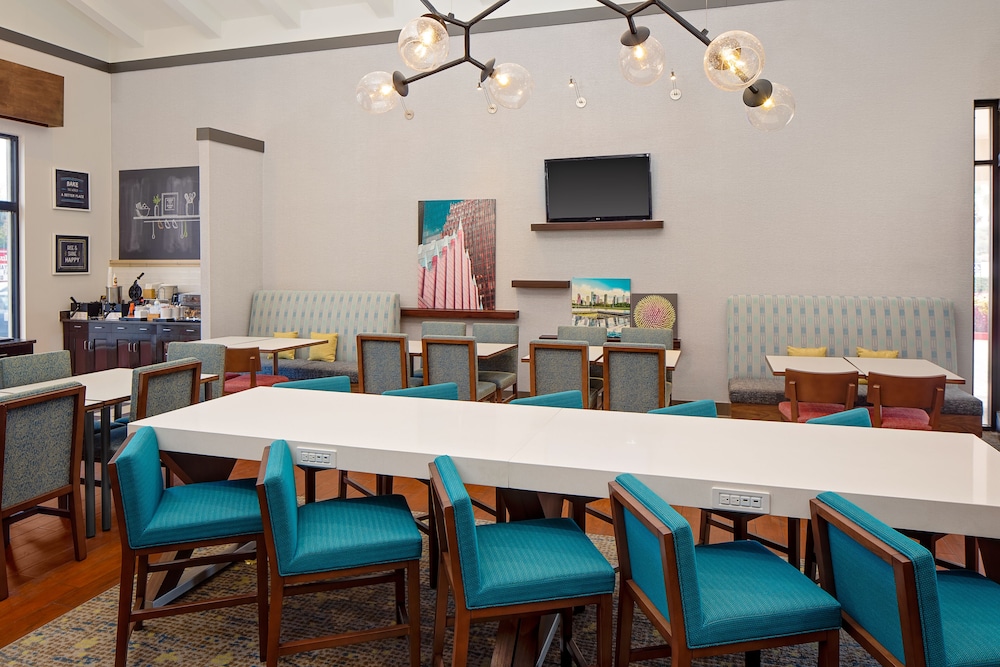 hampton inn and suites houston medical center nrg park