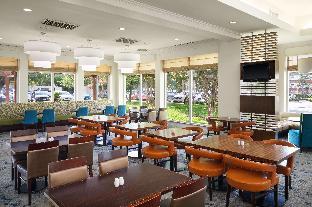 Hilton Garden Inn Houston/Bush Intercontinental Airport,George Bush Intercontinental Airport>>Downtown Houston,3 star