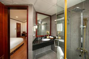 may de ville trendy hotel and spa
