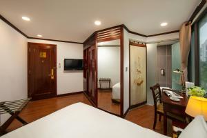 may de ville trendy hotel and spa