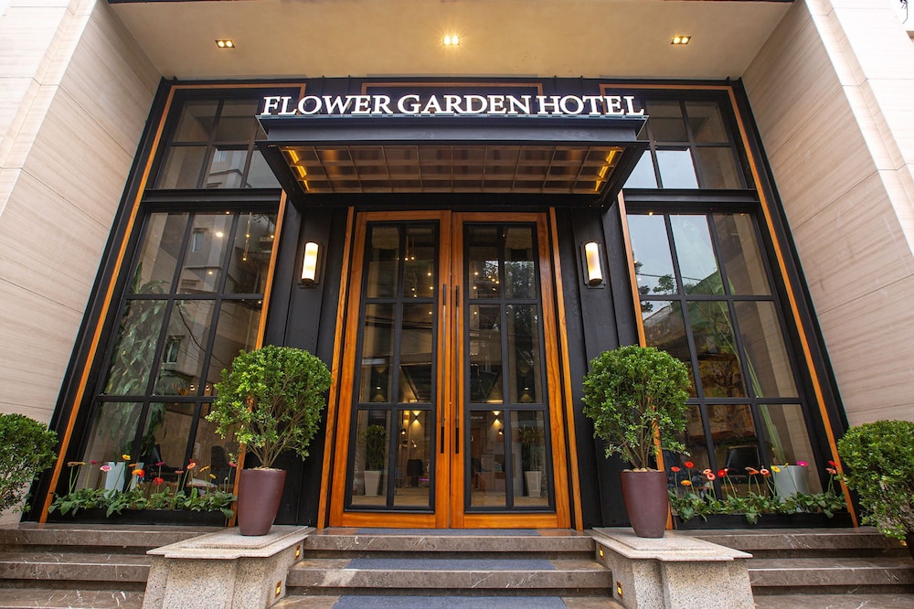 flower garden hotel