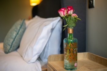 the cowdray arms