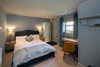 the cowdray arms
