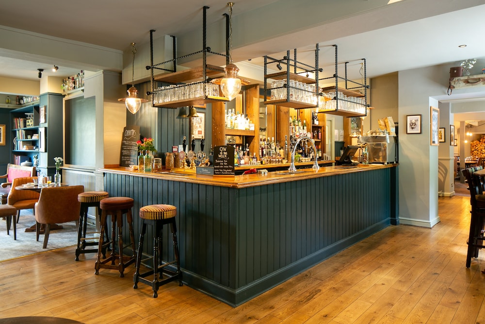 the cowdray arms