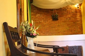 under the coconut tree hostel