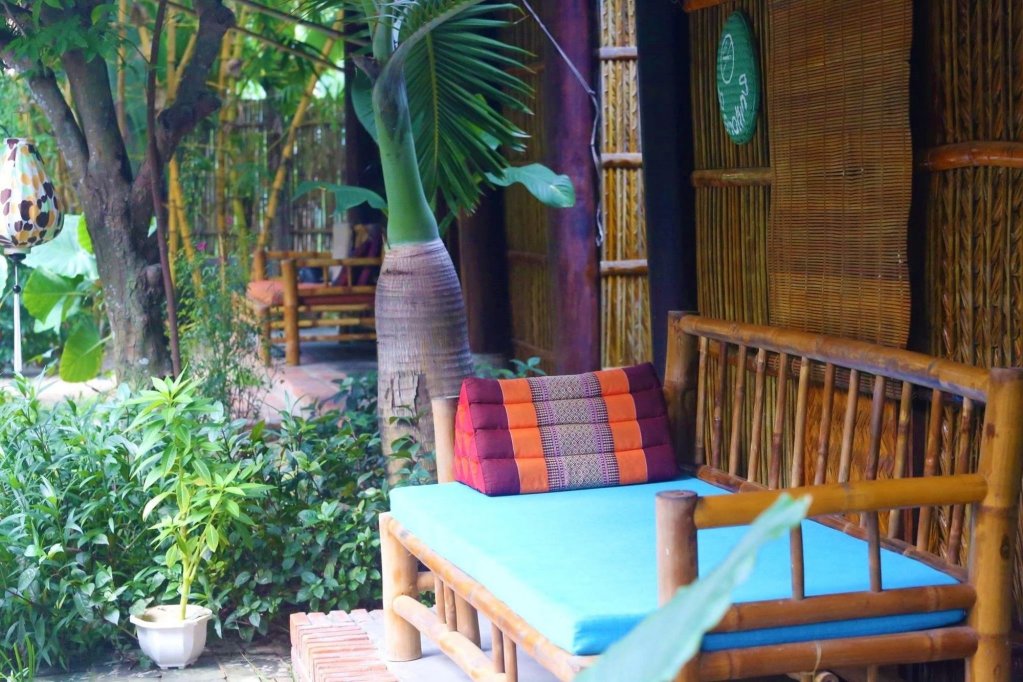 under the coconut tree hostel