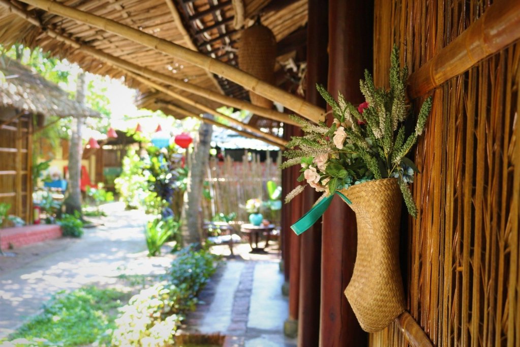 under the coconut tree hostel