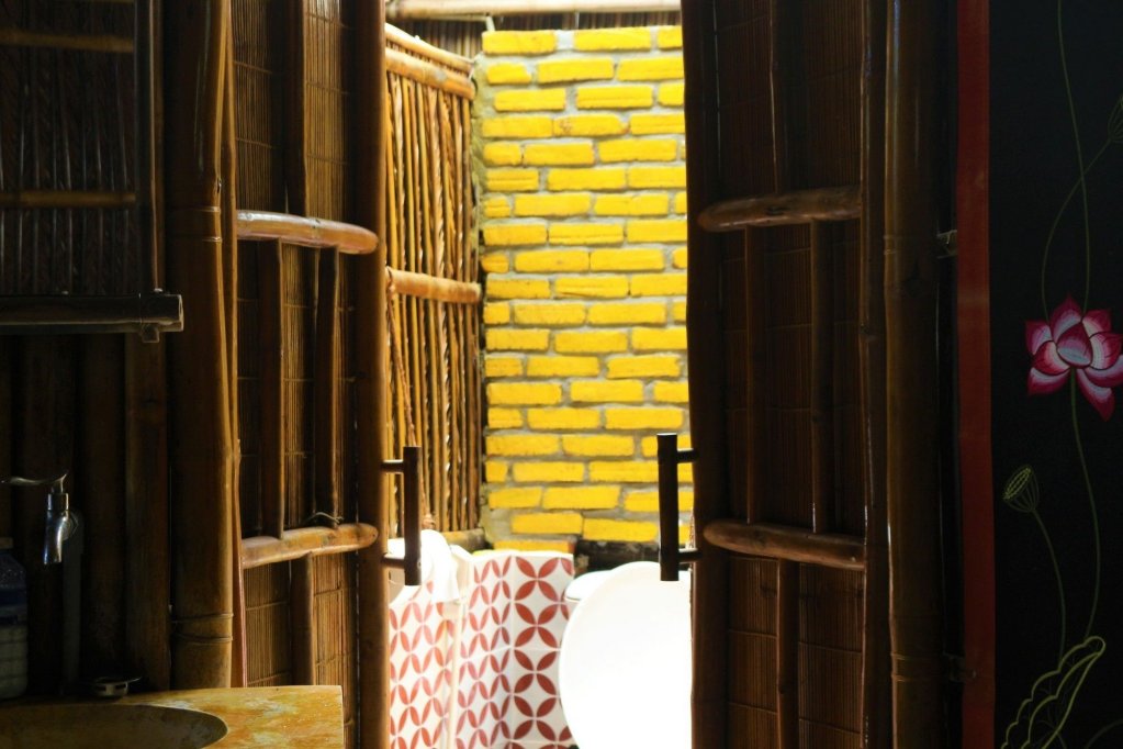 under the coconut tree hostel