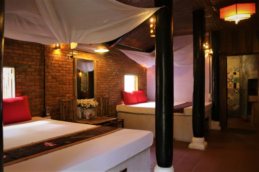 under the coconut tree hostel