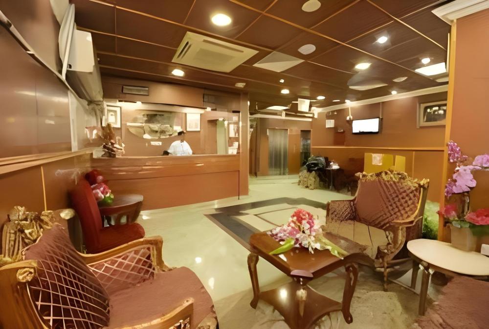 melody queen hotel by aura