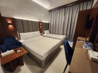 melody queen hotel by aura