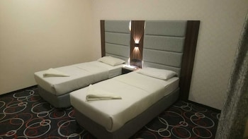 melody queen hotel by aura