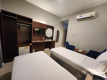 melody queen hotel by aura