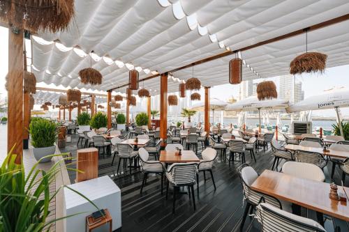 hilton dubai palm jumeirah