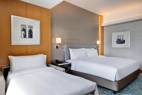 hilton dubai palm jumeirah