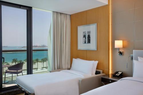 hilton dubai palm jumeirah