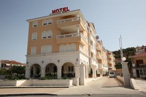 hotel trogir palace