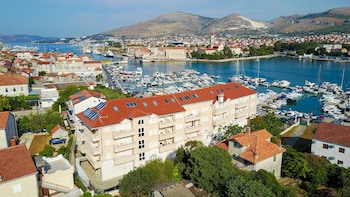 hotel trogir palace