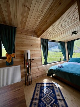 twin cottages kazbegi