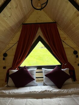 twin cottages kazbegi