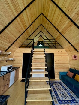 twin cottages kazbegi