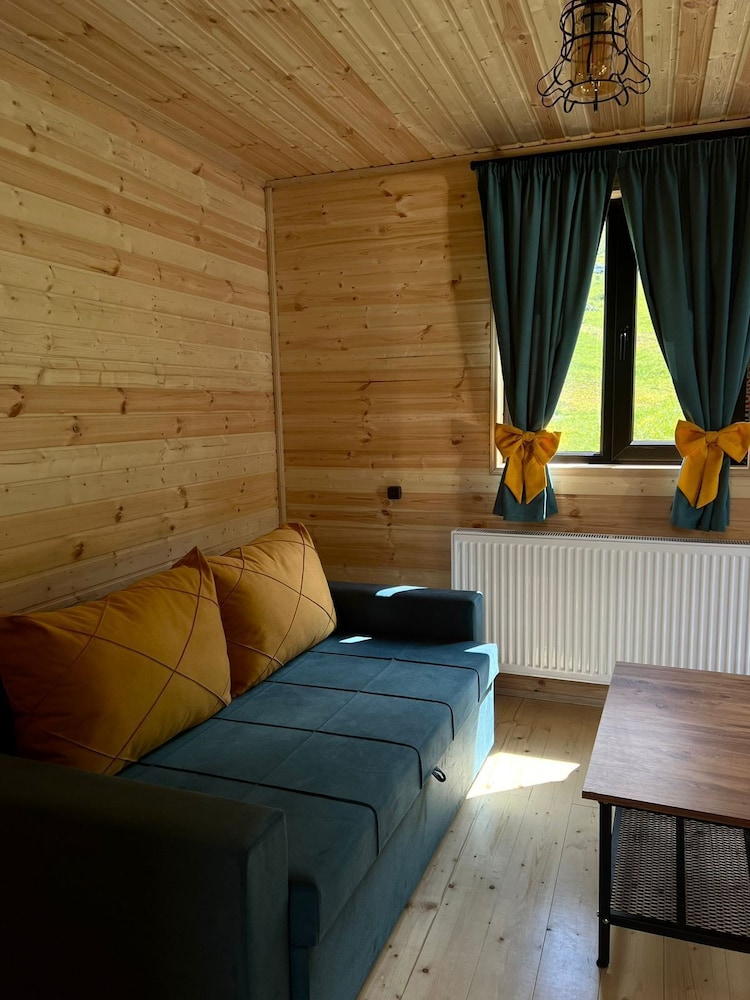 twin cottages kazbegi