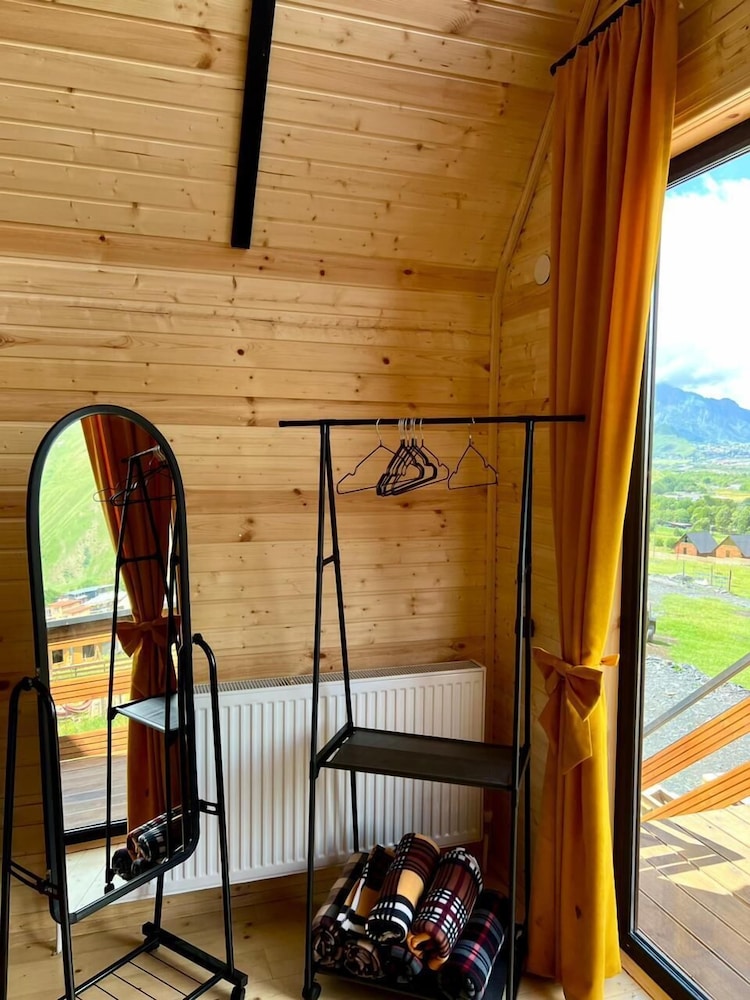 twin cottages kazbegi