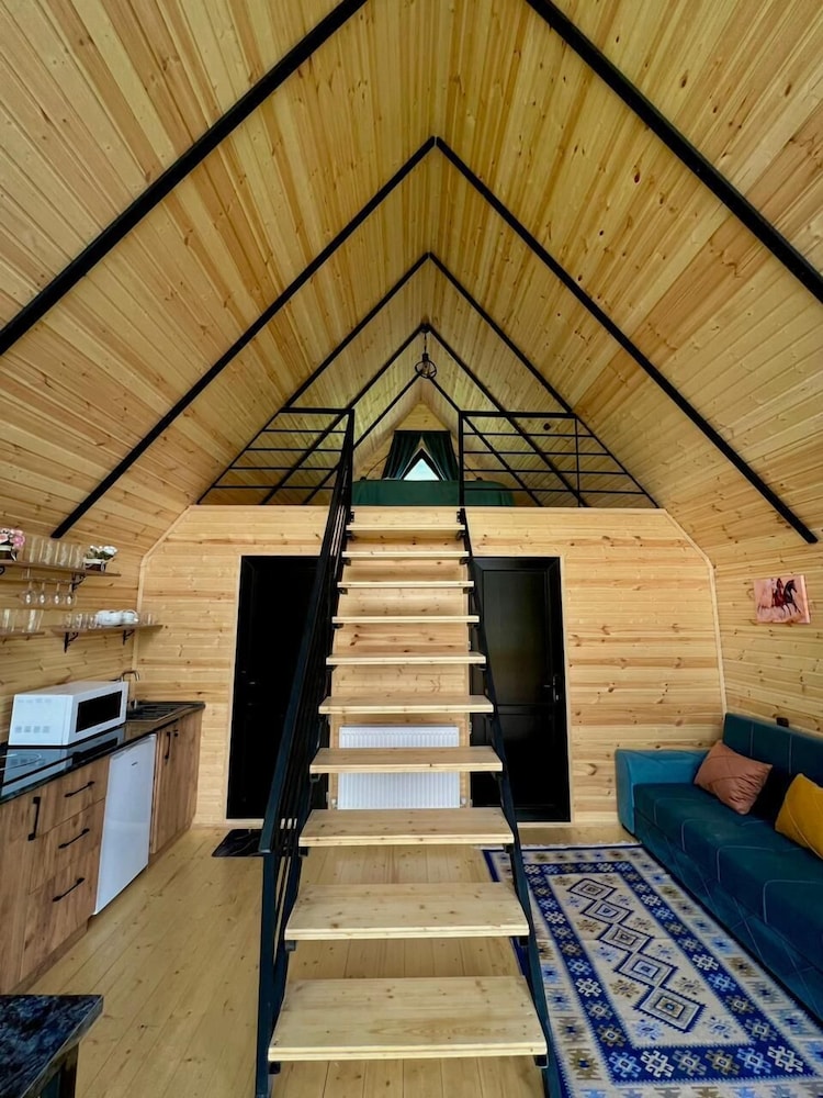 twin cottages kazbegi